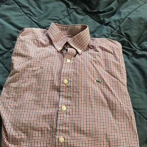 Men’s Vineyard vines button down shirt